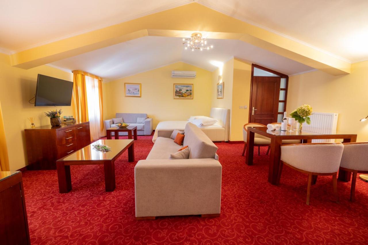 Riva 4* Makarska