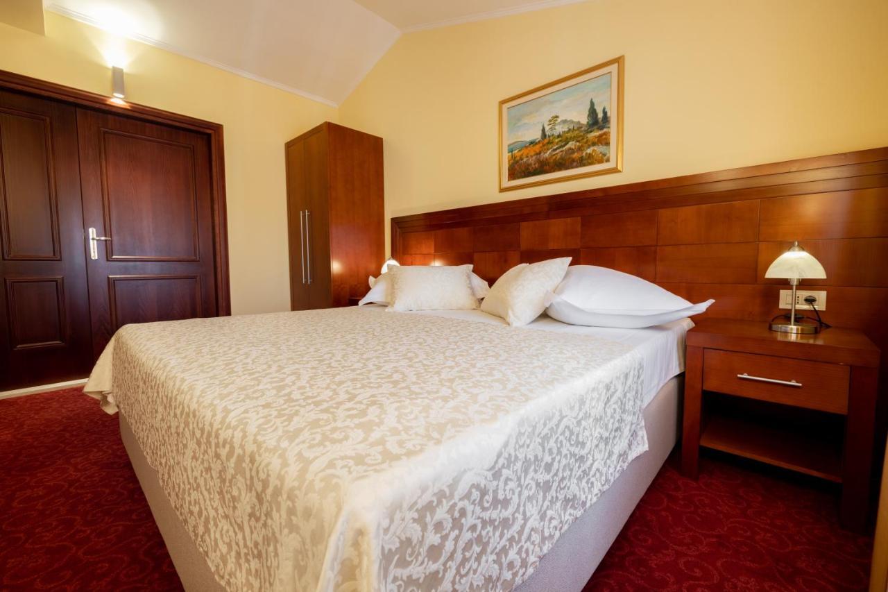 Riva 4*