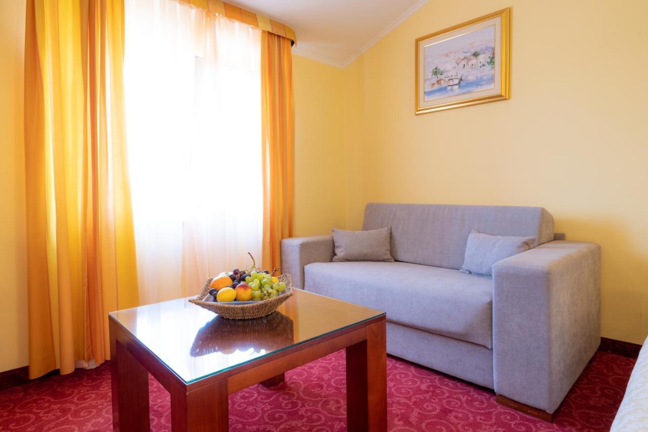 Riva 4* Makarska
